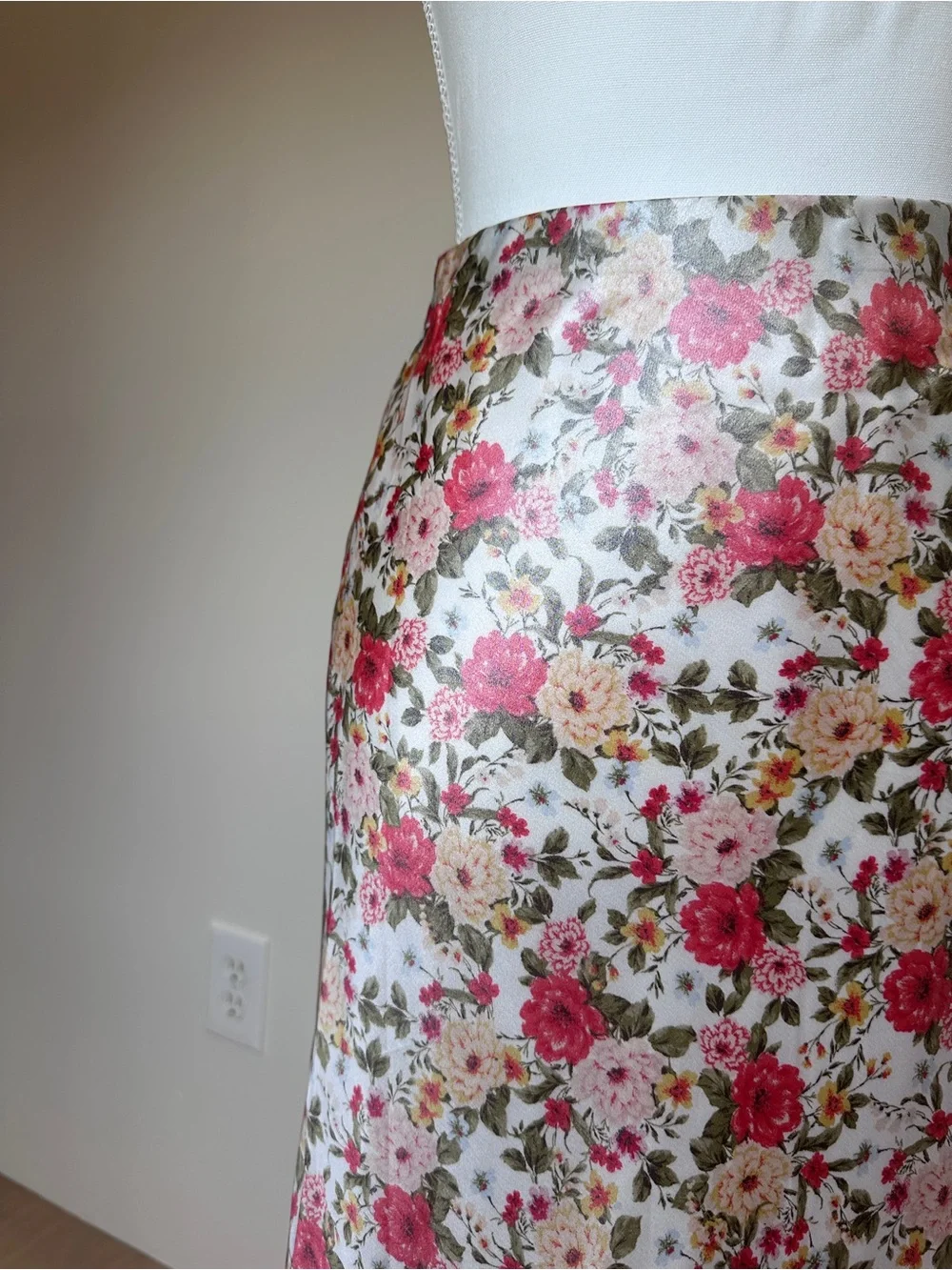 WAYF Floral Satin Maxi Skirt Pink Ivory Cottagecore Y2K Size XS